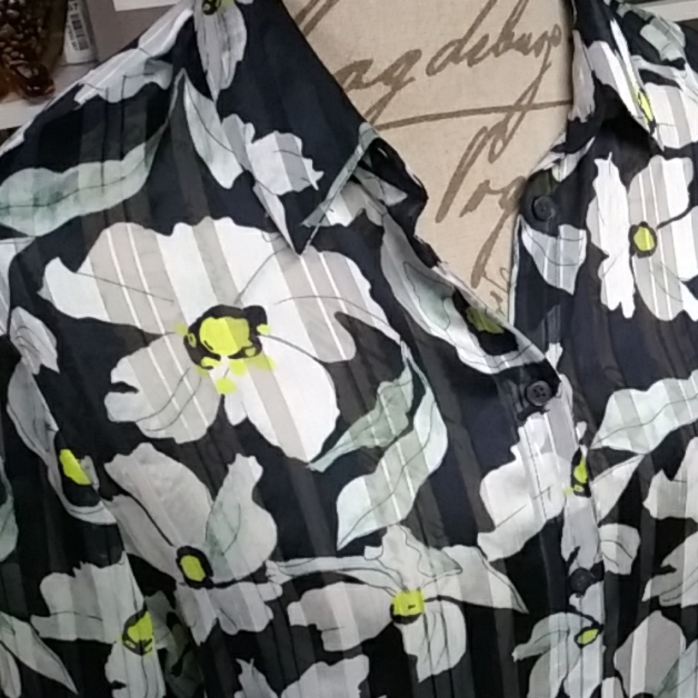 Banana Republic Floral Blouse Size Large - Picture 2 of 5